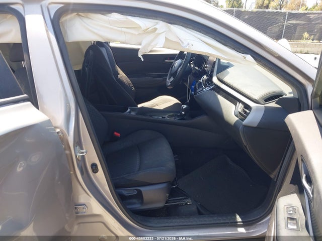 JTNKHMBX4L1084675 Toyota C-HR LE
