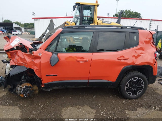 45683271 :رقم المزاد ، ZACCJBCT5GPD24593 vin ، 2016 Jeep Renegade Trailhawk مزاد بيع