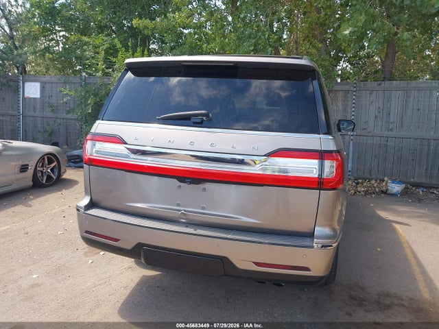 2018 Lincoln Navigator Select მანქანა იყიდება აუქციონზე, vin: 5LMJJ2HT1JEL10344, აუქციონის ნომერი: 45683449