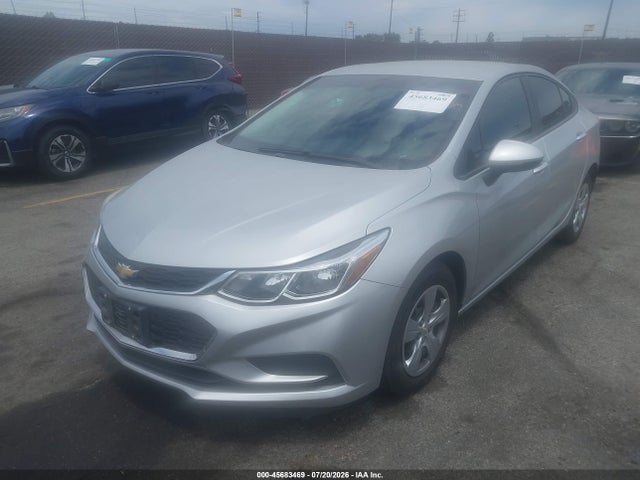 Chevrolet Cruze Ls Auto 2017 1G1BC5SM6H7218923 Image 2