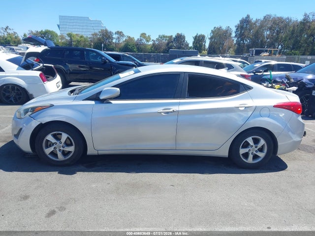 5NPDH4AE6FH561181 Hyundai ELANTRA SE