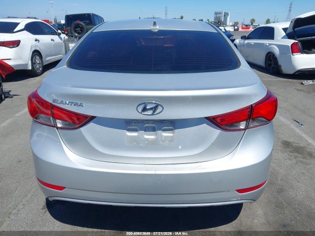 5NPDH4AE6FH561181 Hyundai ELANTRA SE