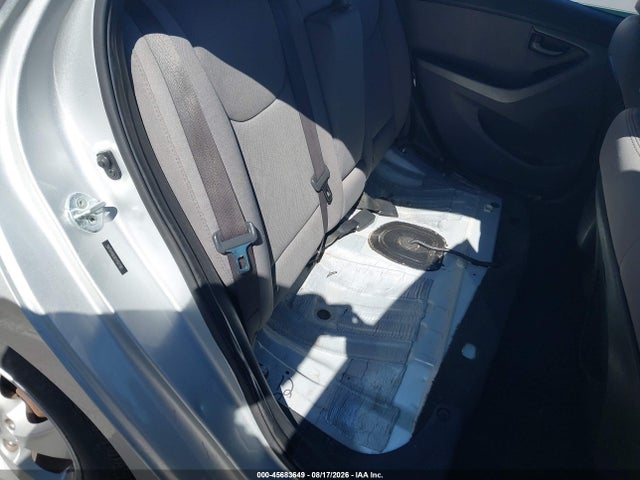 5NPDH4AE6FH561181 Hyundai ELANTRA SE