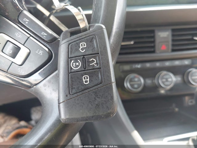 2020 Volkswagen Jetta 1.4t Sel მანქანა იყიდება აუქციონზე, vin: 3VWEB7BU4LM010540, აუქციონის ნომერი: 45683698