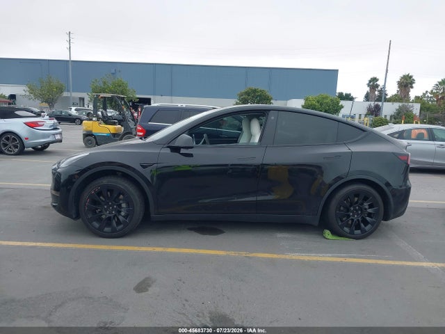 Продаж на аукціоні авто 2021 Tesla Model Y Long Range Dual Motor All-wheel Drive, vin: 5YJYGDEE0MF102500, номер лоту: 45683730