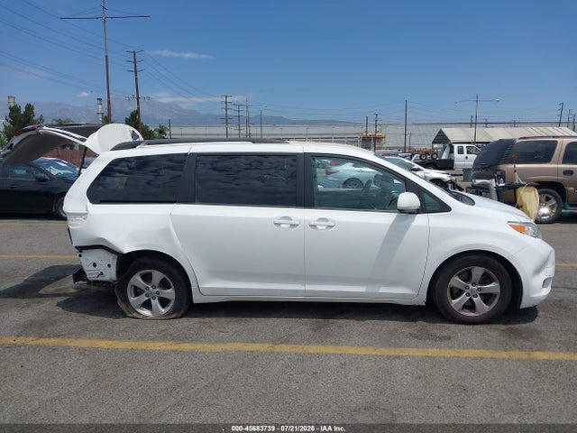 5TDKZ3DC4HS783434 Toyota Sienna Le 8 Passenger