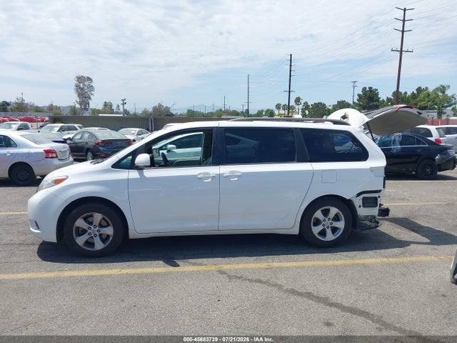 5TDKZ3DC4HS783434 Toyota Sienna Le 8 Passenger