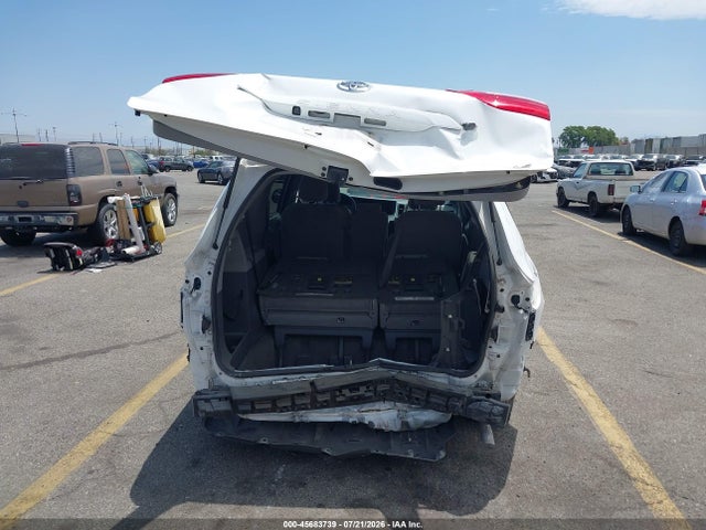 5TDKZ3DC4HS783434 Toyota Sienna Le 8 Passenger