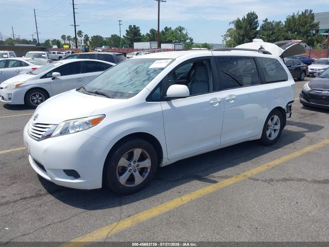 5TDKZ3DC4HS783434 Toyota Sienna Le 8 Passenger