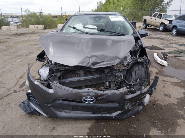 Toyota Prius C One 2017 JTDKDTB30H1592575 Image 12