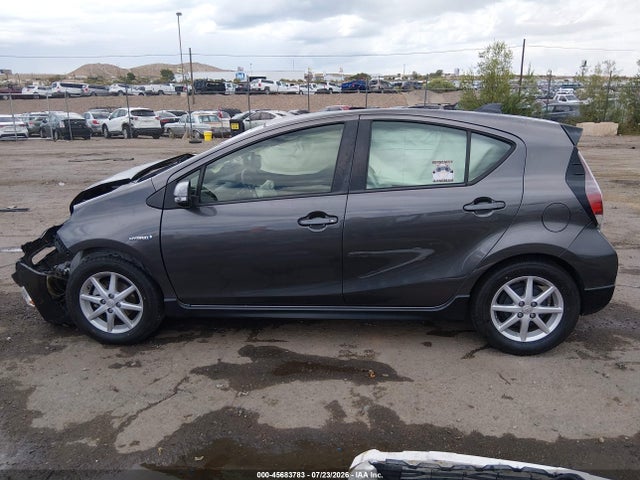 Toyota Prius C One 2017 JTDKDTB30H1592575 Image 14