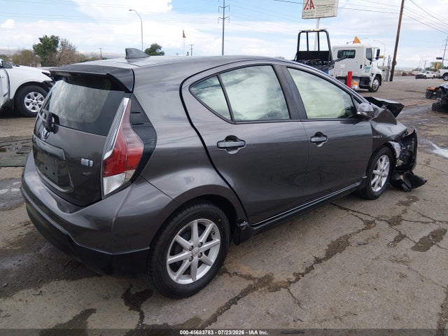 Toyota Prius C One 2017 JTDKDTB30H1592575 Image 4