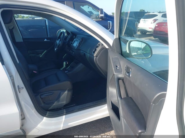 Продажа на аукционе авто 2012 Volkswagen Tiguan Se, vin: WVGAV7AX8CW532698, номер лота: 45683925
