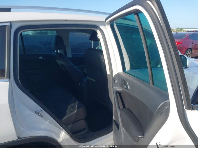 Продажа на аукционе авто 2012 Volkswagen Tiguan Se, vin: WVGAV7AX8CW532698, номер лота: 45683925
