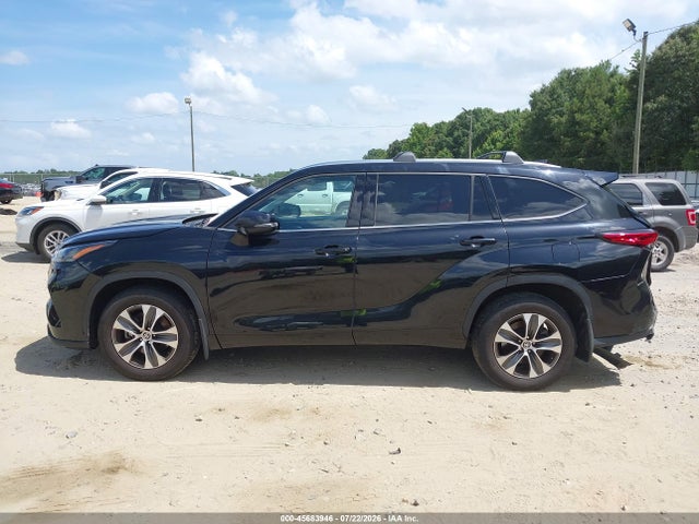 45683946 :رقم المزاد ، 5TDGZRBH8MS105027 vin ، 2021 Toyota Highlander Xle مزاد بيع