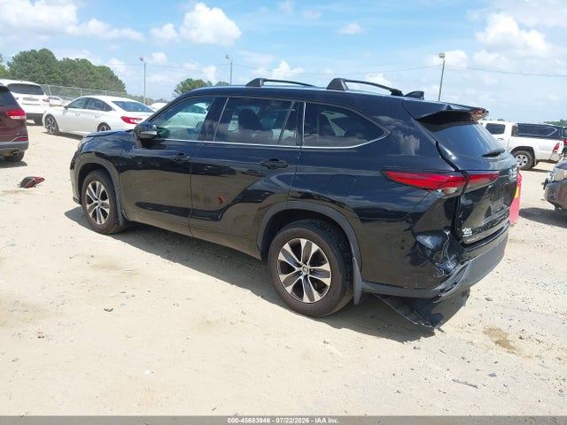 45683946 :رقم المزاد ، 5TDGZRBH8MS105027 vin ، 2021 Toyota Highlander Xle مزاد بيع