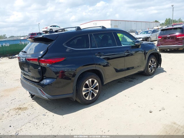 45683946 :رقم المزاد ، 5TDGZRBH8MS105027 vin ، 2021 Toyota Highlander Xle مزاد بيع