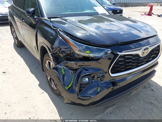45683946 :رقم المزاد ، 5TDGZRBH8MS105027 vin ، 2021 Toyota Highlander Xle مزاد بيع