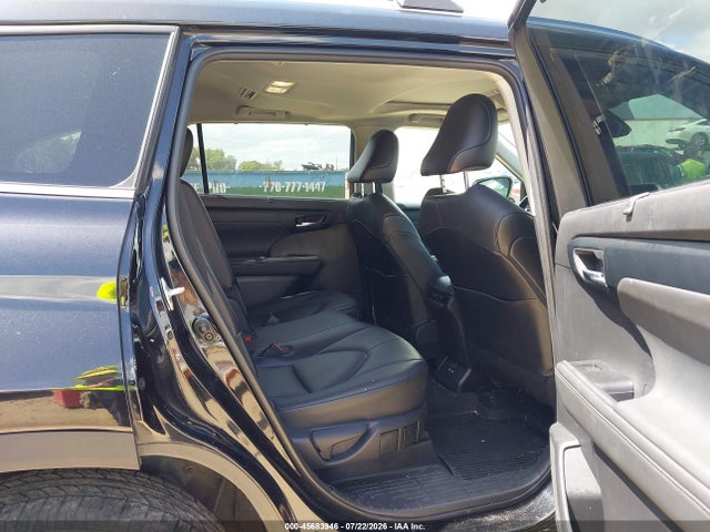 45683946 :رقم المزاد ، 5TDGZRBH8MS105027 vin ، 2021 Toyota Highlander Xle مزاد بيع