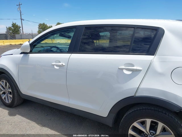 Продажа на аукционе авто 2015 Kia Sportage Lx, vin: KNDPB3AC0F7691520, номер лота: 45684038