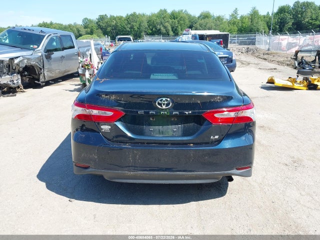 45684065 :رقم المزاد ، 4T1B11HK5JU531265 vin ، 2018 Toyota Camry Le مزاد بيع