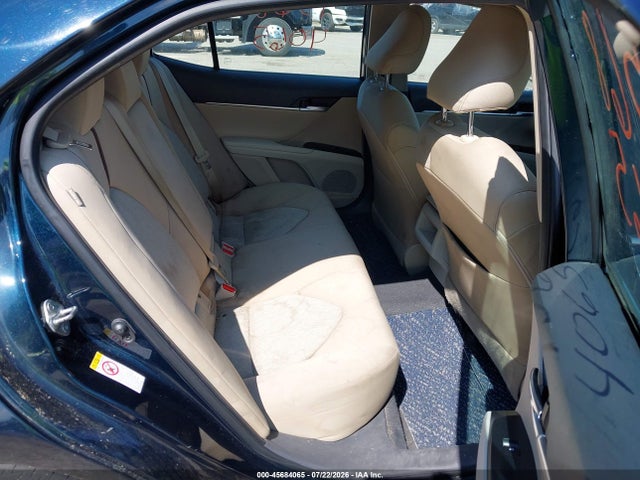 45684065 :رقم المزاد ، 4T1B11HK5JU531265 vin ، 2018 Toyota Camry Le مزاد بيع