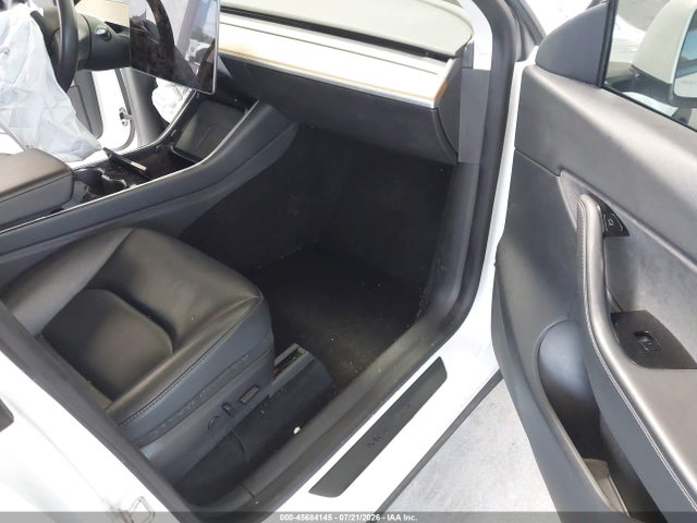 Продажа на аукционе авто 2020 Tesla Model Y Long Range Dual Motor All-wheel Drive, vin: 5YJYGDEE8LF044151, номер лота: 45684145