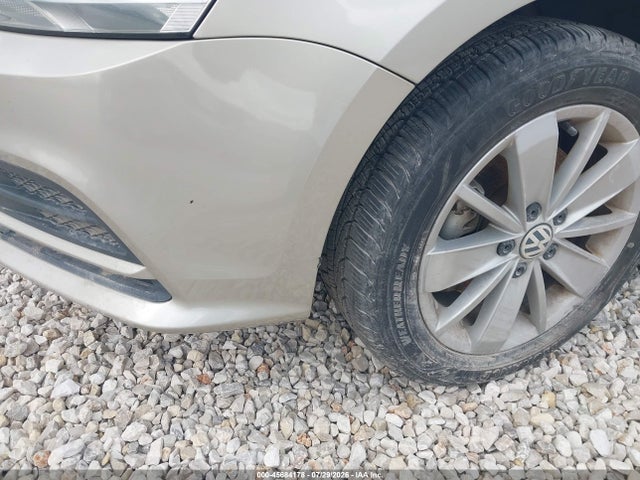 2015 Volkswagen Jetta 1.8t Se მანქანა იყიდება აუქციონზე, vin: 3VWD07AJ5FM337543, აუქციონის ნომერი: 45684178