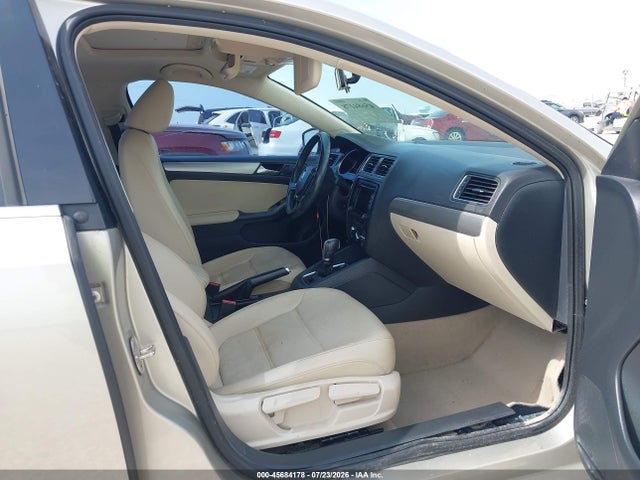 2015 Volkswagen Jetta 1.8t Se მანქანა იყიდება აუქციონზე, vin: 3VWD07AJ5FM337543, აუქციონის ნომერი: 45684178