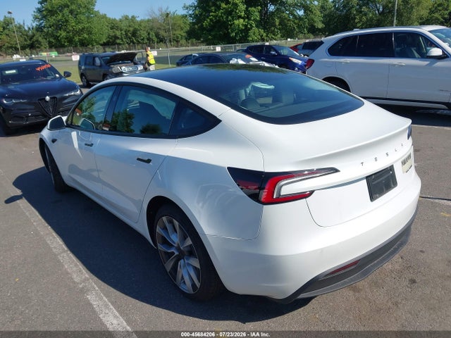 Tesla Model 3 Premium All-wheel Drive 2026 5YJ3E1EB1TF122614 Image 3