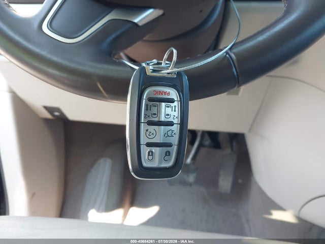 45684261 :رقم المزاد ، 2C4RC1BG2HR609431 vin ، 2017 Chrysler Pacifica Touring-l مزاد بيع