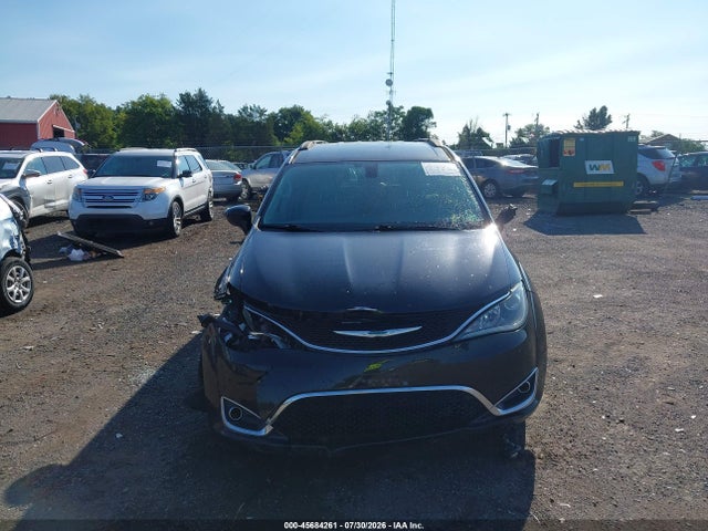 45684261 :رقم المزاد ، 2C4RC1BG2HR609431 vin ، 2017 Chrysler Pacifica Touring-l مزاد بيع