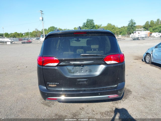 45684261 :رقم المزاد ، 2C4RC1BG2HR609431 vin ، 2017 Chrysler Pacifica Touring-l مزاد بيع