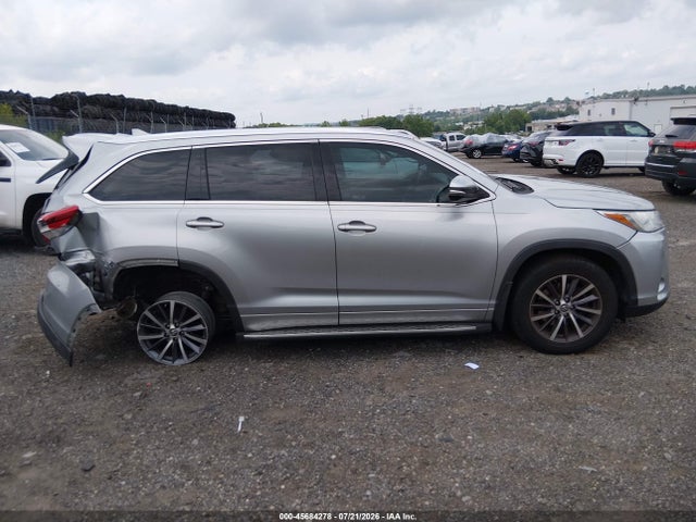 5TDJZRFH3JS550299 Toyota Highlander Xle