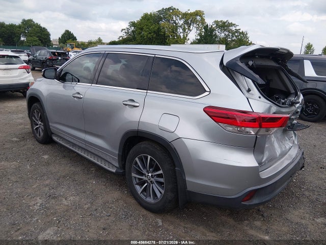 5TDJZRFH3JS550299 Toyota Highlander Xle