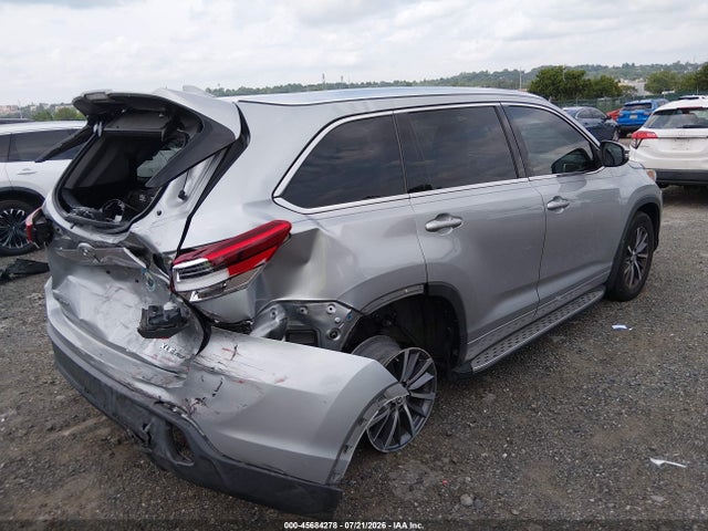 5TDJZRFH3JS550299 Toyota Highlander Xle