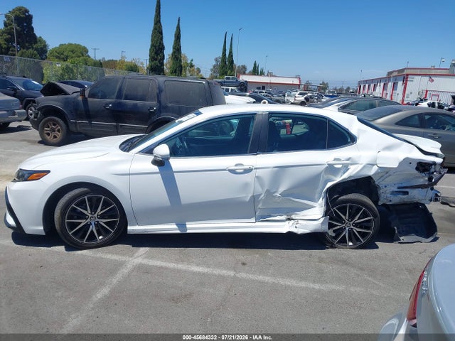 4T1G11AK8PU099070 Toyota CAMRY SE