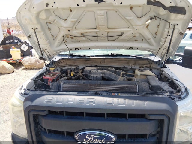 Ford F-350 Chassis Xl 2015 1FD8X3G63FED30846 Image 10