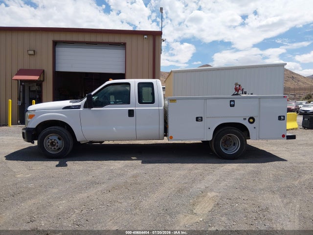 Ford F-350 Chassis Xl 2015 1FD8X3G63FED30846 Image 14