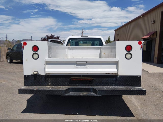 Ford F-350 Chassis Xl 2015 1FD8X3G63FED30846 Image 16