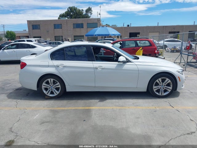 45684479 :رقم المزاد ، WBA8B9G51HNU49296 vin ، 2017 Bmw 3 Series 330i مزاد بيع