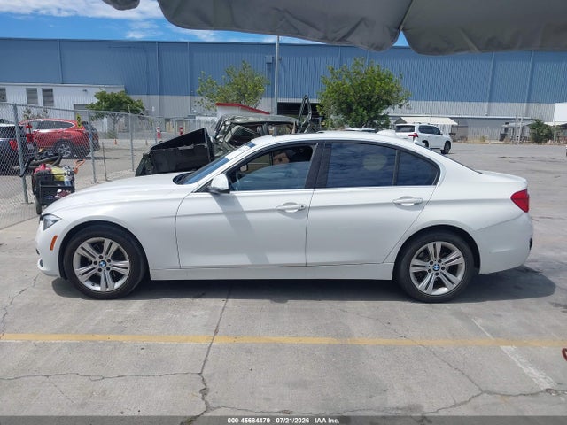 45684479 :رقم المزاد ، WBA8B9G51HNU49296 vin ، 2017 Bmw 3 Series 330i مزاد بيع