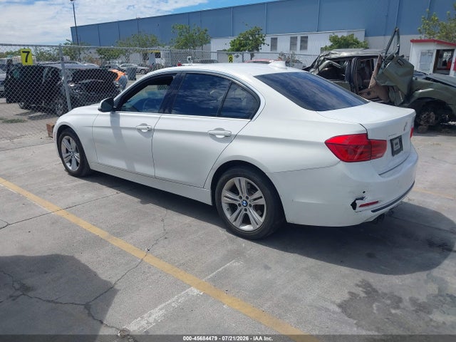 45684479 :رقم المزاد ، WBA8B9G51HNU49296 vin ، 2017 Bmw 3 Series 330i مزاد بيع