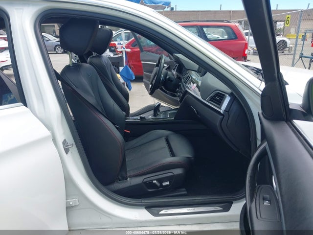 45684479 :رقم المزاد ، WBA8B9G51HNU49296 vin ، 2017 Bmw 3 Series 330i مزاد بيع