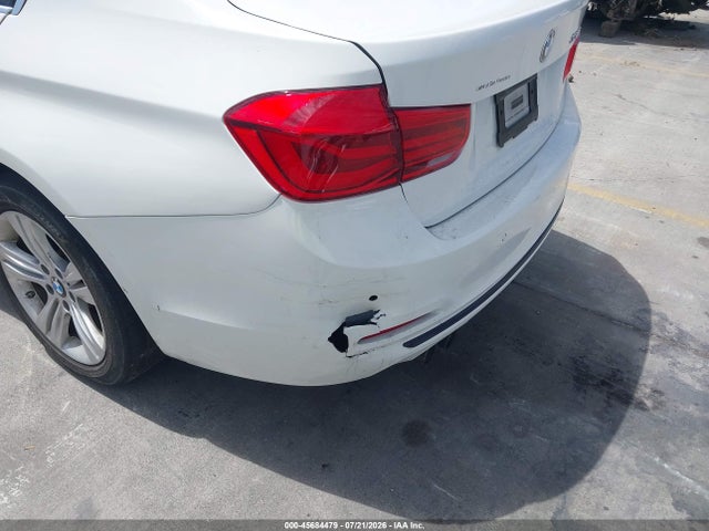 45684479 :رقم المزاد ، WBA8B9G51HNU49296 vin ، 2017 Bmw 3 Series 330i مزاد بيع