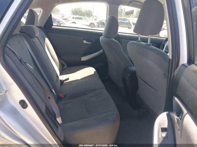 JTDKN3DU8F1914086 Toyota Prius Three