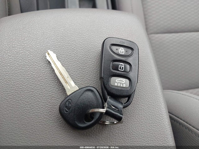 2020 Hyundai Elantra Se მანქანა იყიდება აუქციონზე, vin: 5NPD74LFXLH613691, აუქციონის ნომერი: 45684530