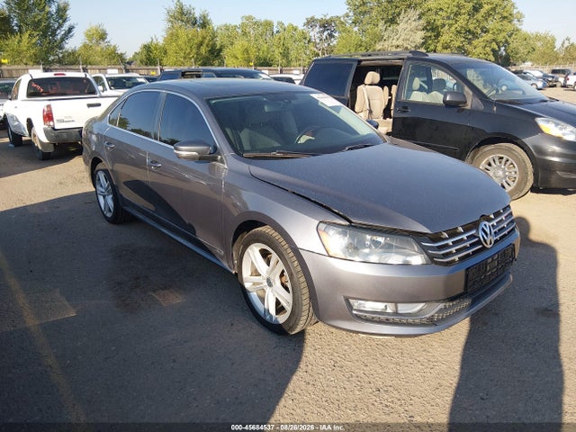 2013 Volkswagen Passat 2.0l Tdi Sel Premium მანქანა იყიდება აუქციონზე, vin: 1VWCN7A33DC084820, აუქციონის ნომერი: 45684537