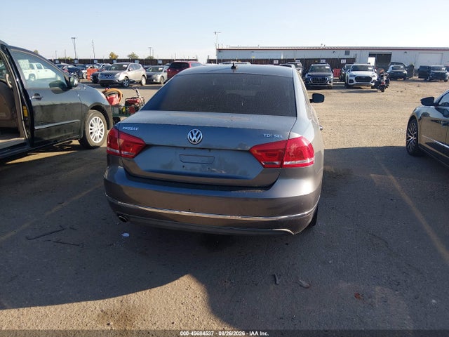 2013 Volkswagen Passat 2.0l Tdi Sel Premium მანქანა იყიდება აუქციონზე, vin: 1VWCN7A33DC084820, აუქციონის ნომერი: 45684537
