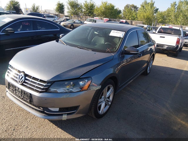 2013 Volkswagen Passat 2.0l Tdi Sel Premium მანქანა იყიდება აუქციონზე, vin: 1VWCN7A33DC084820, აუქციონის ნომერი: 45684537